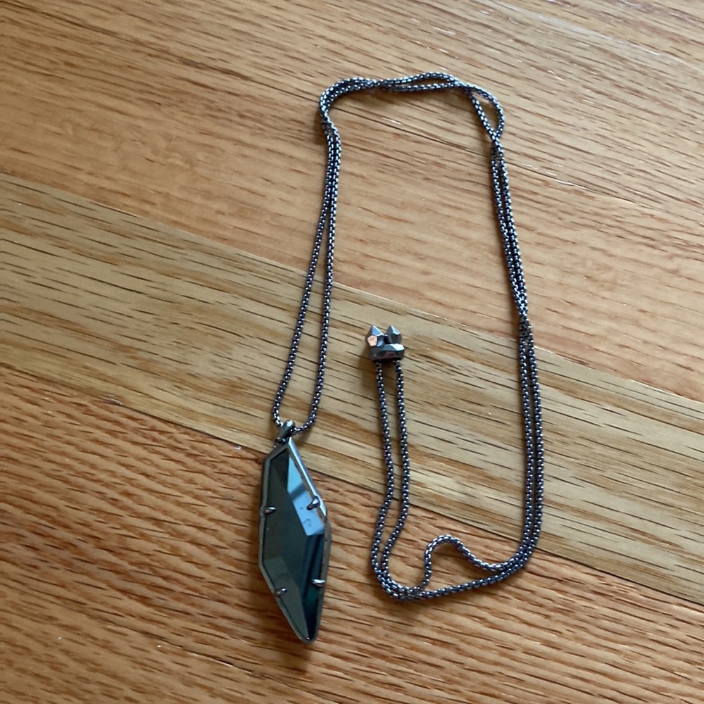 Kendra Scott gunmetal adjustable necklace with bag